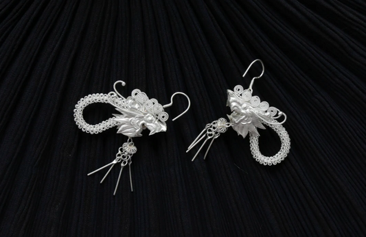 湛ZHAN (exceptional collection)- Dragon head earrings